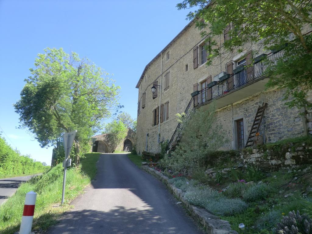 Domaine D'Alcapies Acomodação com café da manhã Saint-Jean-dʼAlcapiès Exterior foto