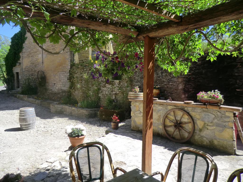 Domaine D'Alcapies Acomodação com café da manhã Saint-Jean-dʼAlcapiès Exterior foto
