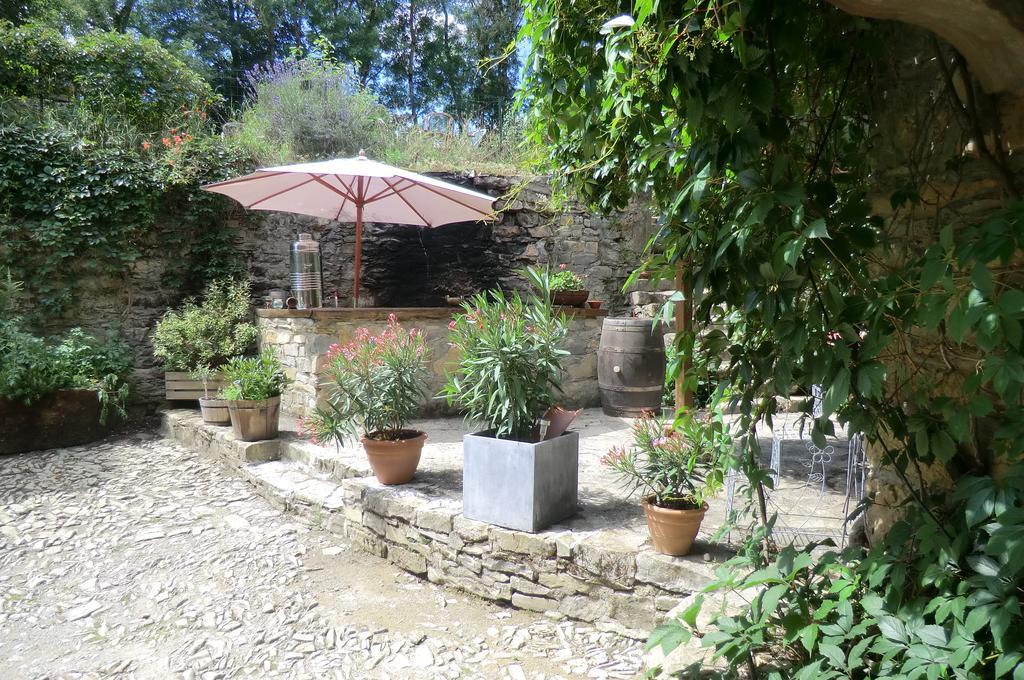 Domaine D'Alcapies Acomodação com café da manhã Saint-Jean-dʼAlcapiès Exterior foto
