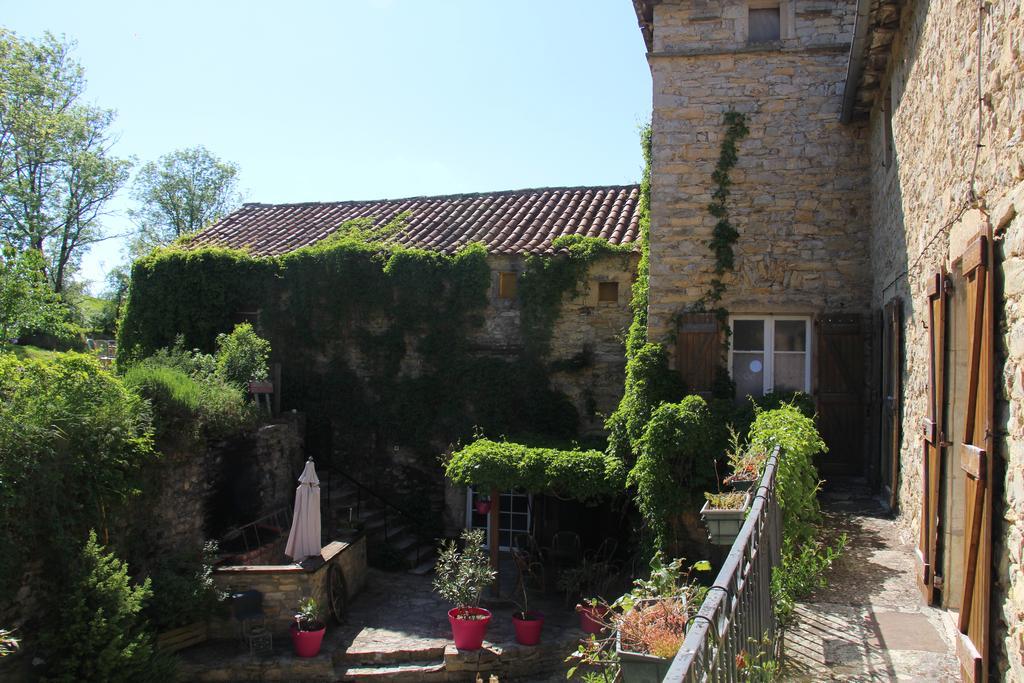 Domaine D'Alcapies Acomodação com café da manhã Saint-Jean-dʼAlcapiès Exterior foto